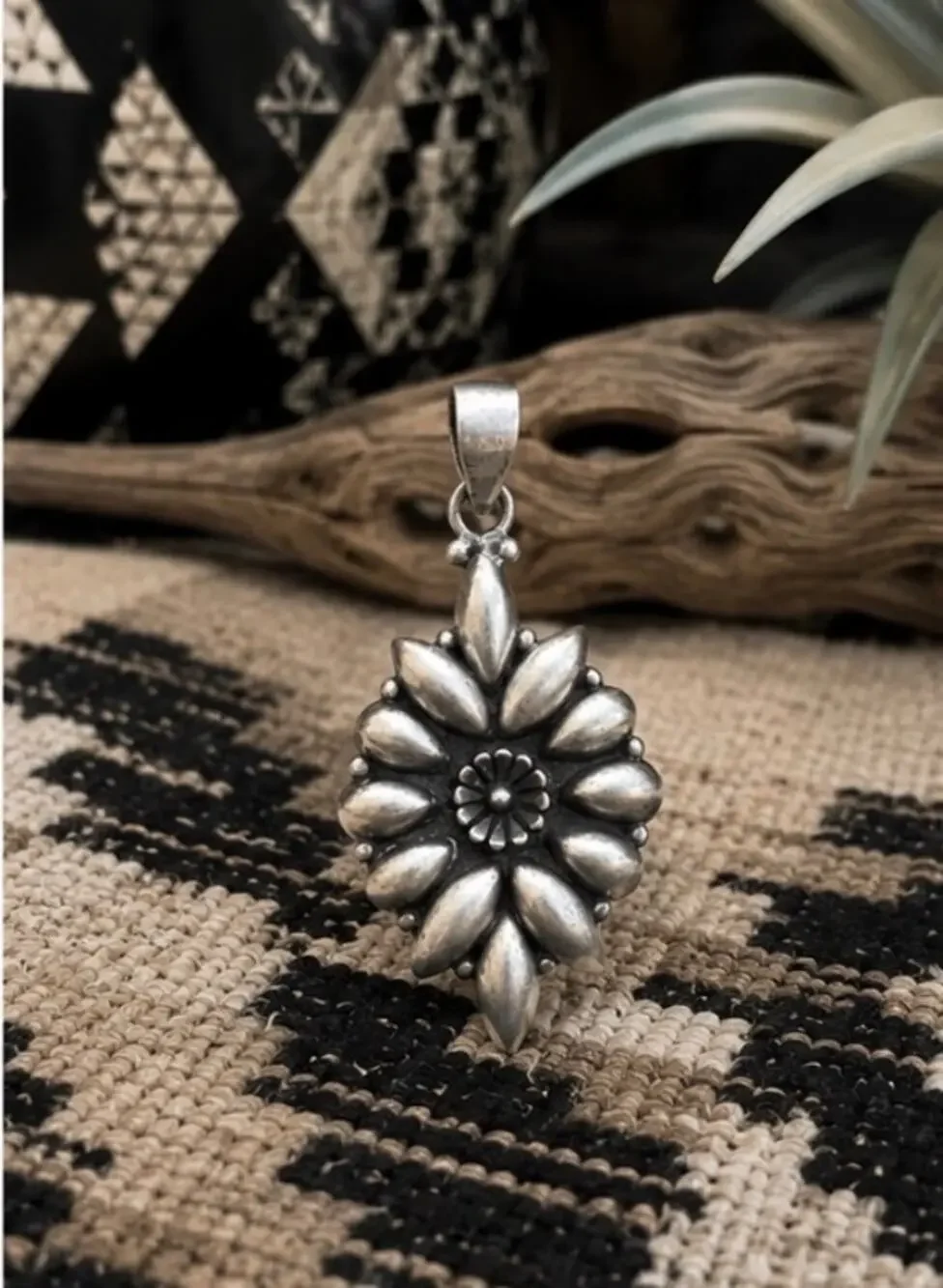 Sterling Silver Southwestern design Ring sz 8-10 adjustable